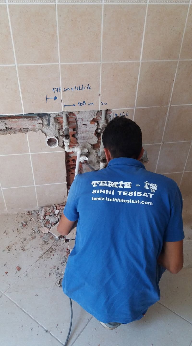 Banyo duvarinda tesisat calismasi | Kumluca Su Tesisatçısı | Antalya Su Tesisat